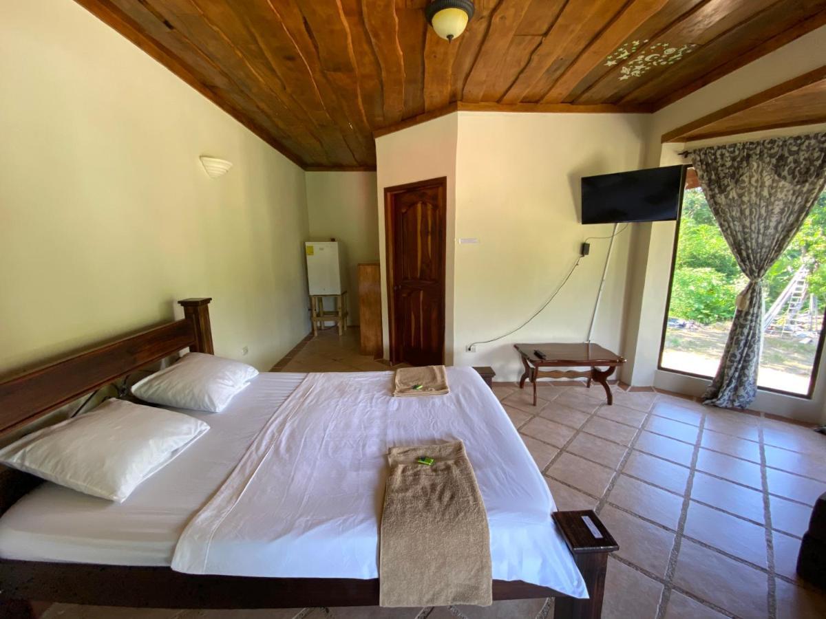 Bahia Ballena Rooms Uvita Exterior photo
