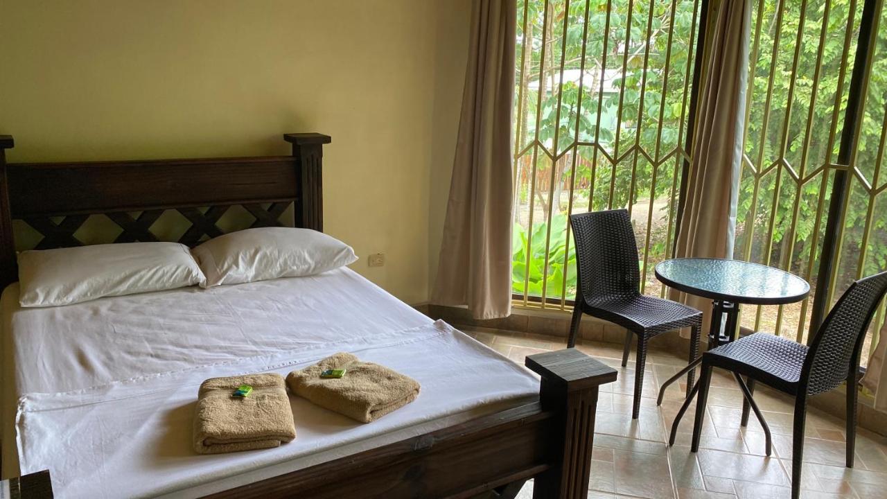Bahia Ballena Rooms Uvita Exterior photo